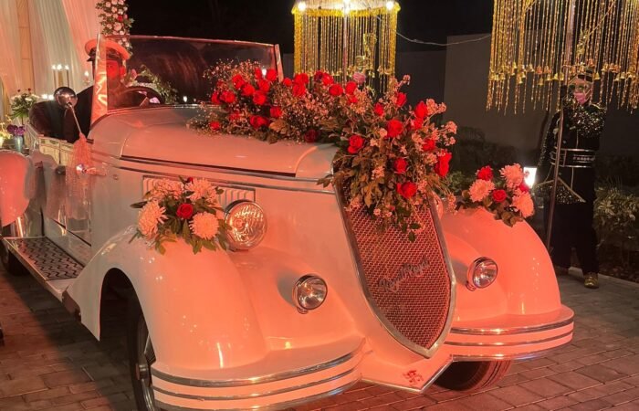 White vintage car for grand entrance, Lucknow wedding