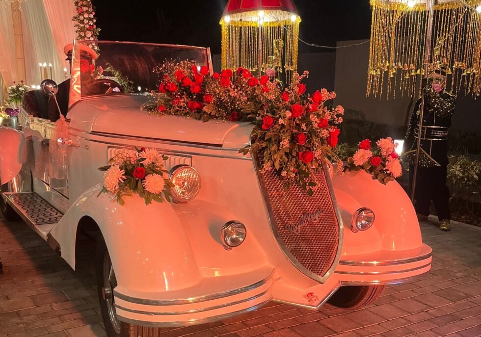 White vintage car for grand entrance, Lucknow wedding